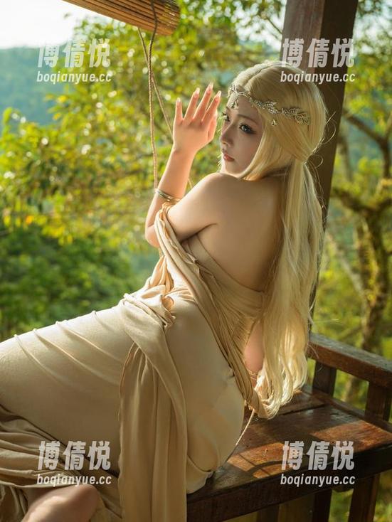 被这组玉汇 kokuhui的“伊拉尔·闪”写真征服，真想说神奇又有点让人摸不着头脑。